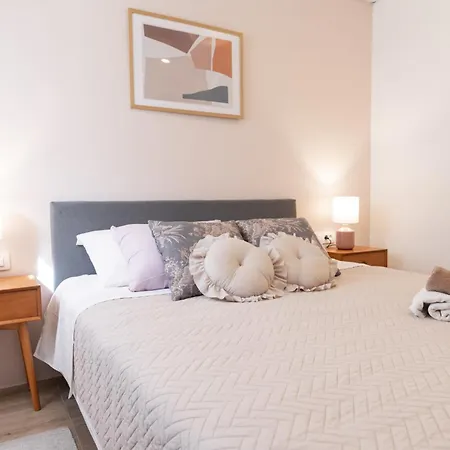 Korina Apartment *